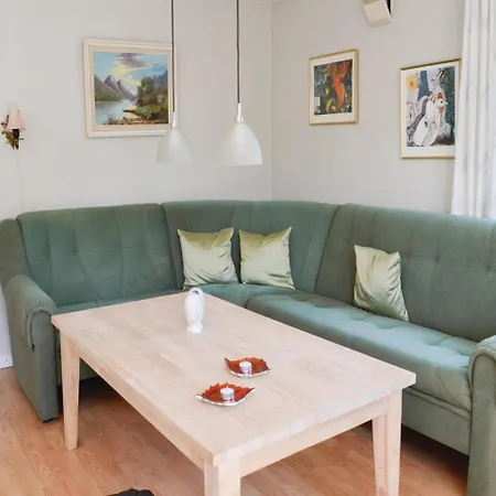 Three-bedroom Holiday In Saby