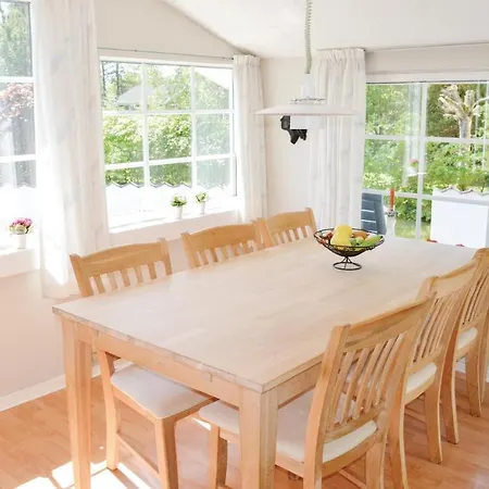 Three-bedroom Holiday In Saby * Sæby