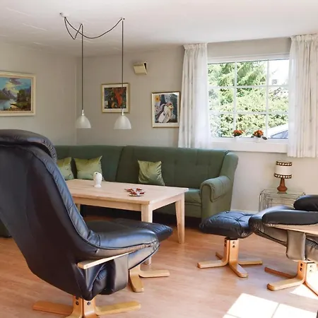 Three-bedroom Holiday In Saby *