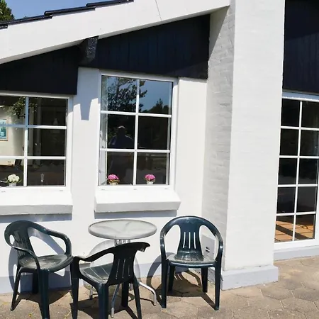 Сasa de vacaciones Three-bedroom Holiday In Saby *